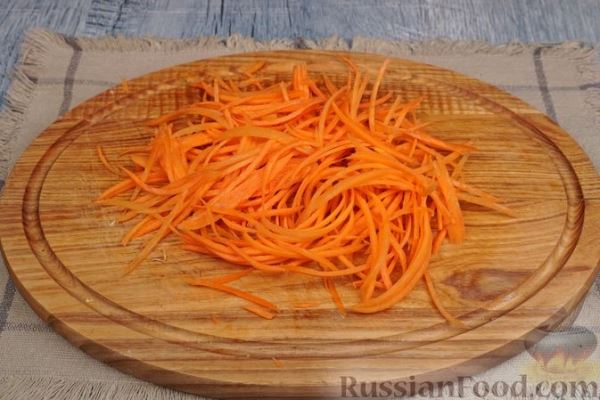 Салат из капусты с сельдереем, морковью, грушей и апельсиновой заправкой