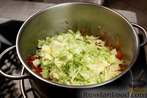 Фасолевый суп с овощами и брынзой