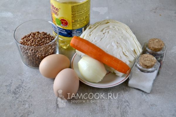 Гречка с капустой и яйцом на сковороде
