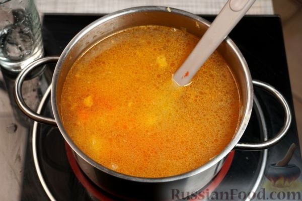 Овощной суп с вермишелью и сметанно-яичной заправкой