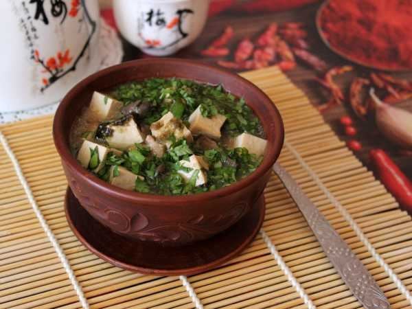 Постный салат с тофу и грибами