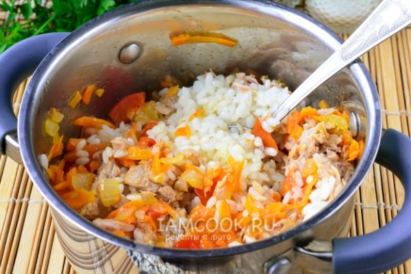 Рис с тунцом и овощами