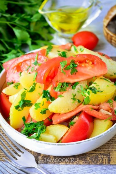 Салат из картошки и помидоров