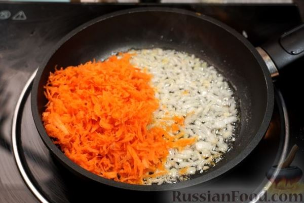 Запечённые рулетики из скумбрии с морковью, сыром и аджикой