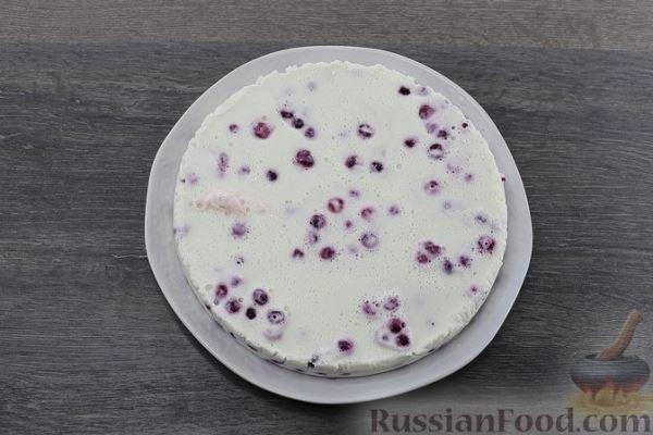 Желейный творожно-молочный торт со сгущёнкой, зефиром и ягодами